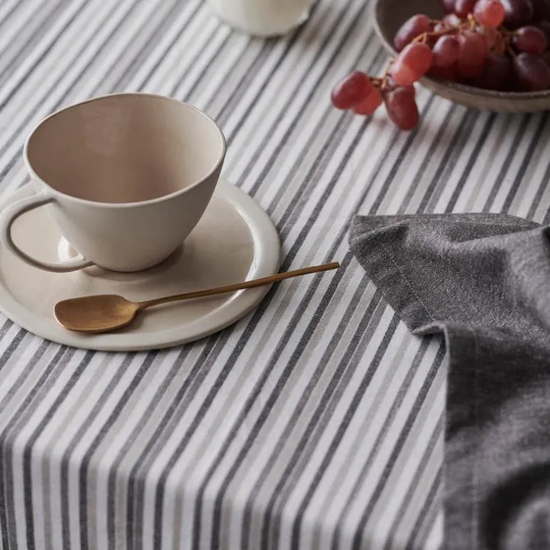 Duk 140x320 cm small stripes hvit