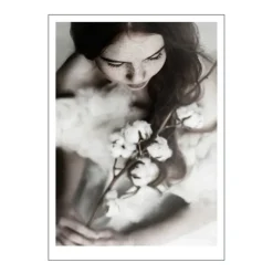 Ingrey Studio poster 50x70 cm girl with cottonflower