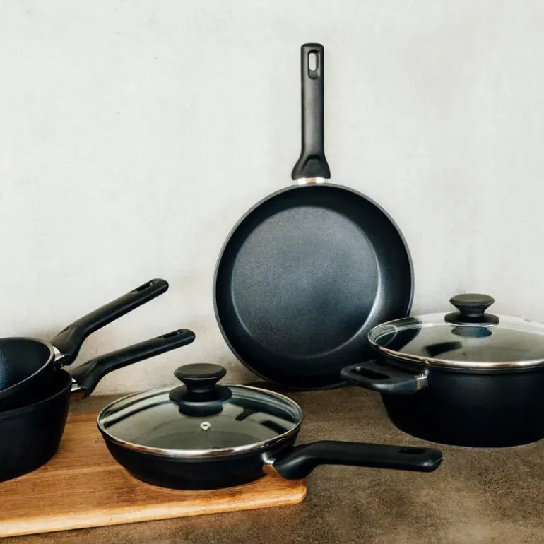 Kitchen Essentials grytesett 5 deler svart