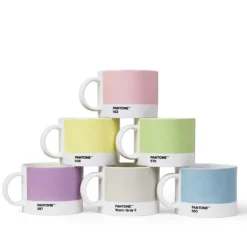 PANTONE tekopp med hank 47,5 cl lys grønn