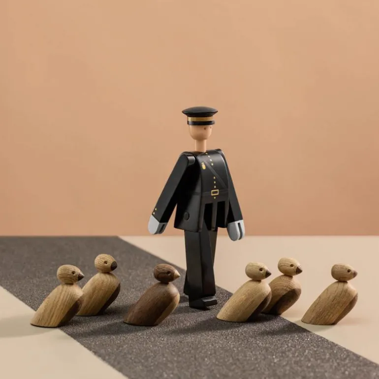 Politimann svart