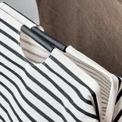 Stripes vaskepose 40 cm svart/hvit
